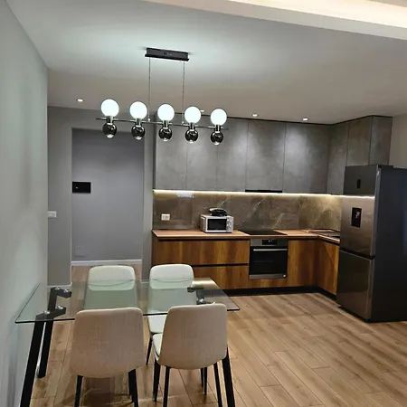 Miku Apartment-modern 2bedroom In Prime Location *
