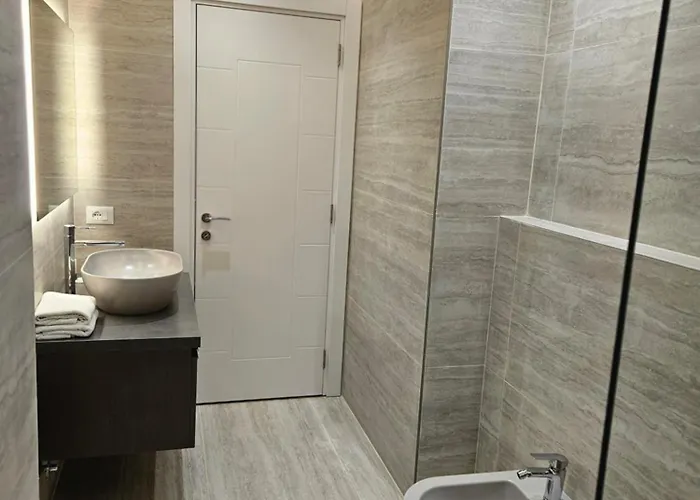 Appartamento Miku Apartment-modern 2bedroom In Prime Location Tirana