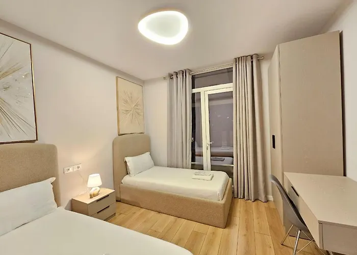 Miku Apartment-modern 2bedroom In Prime Location 公寓 地拉那
