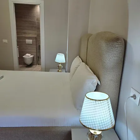 Miku Apartment-modern 2bedroom In Prime Location טיראנה