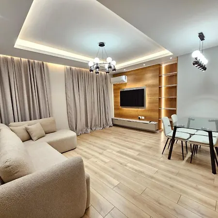 Miku Apartment-modern 2bedroom In Prime Location דירה *
