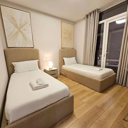 Miku Apartment-modern 2bedroom In Prime Location טיראנה