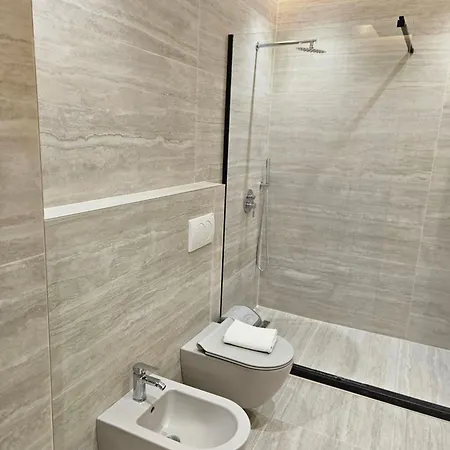 Miku Apartment-modern 2bedroom In Prime Location * טיראנה