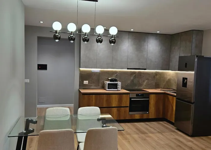 Miku Apartment-modern 2bedroom In Prime Location *